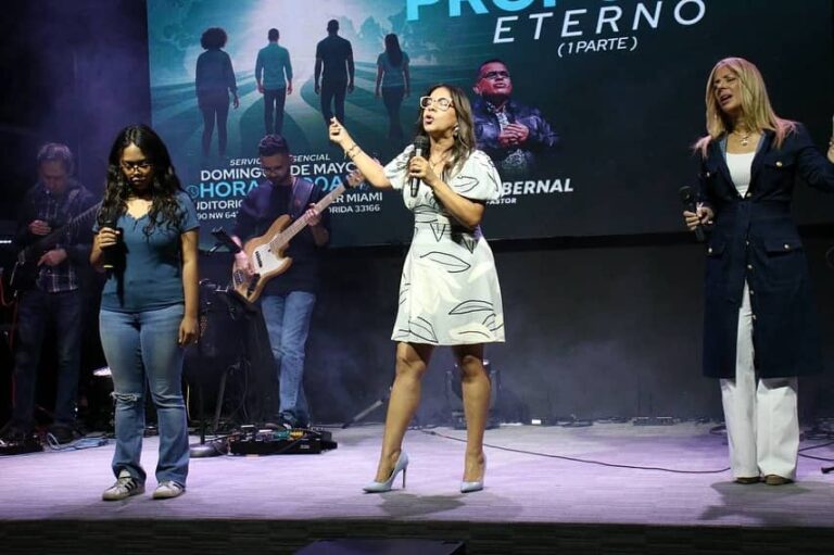 Misa Religiosa Vanessa Bernal - Iglesia Casa de Poder Miami USA