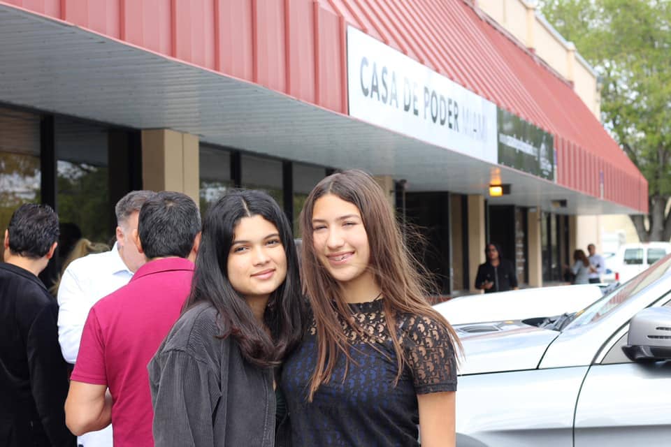 Ministerio Juvenil de Iglesia en Miami Casa del Poder Miami